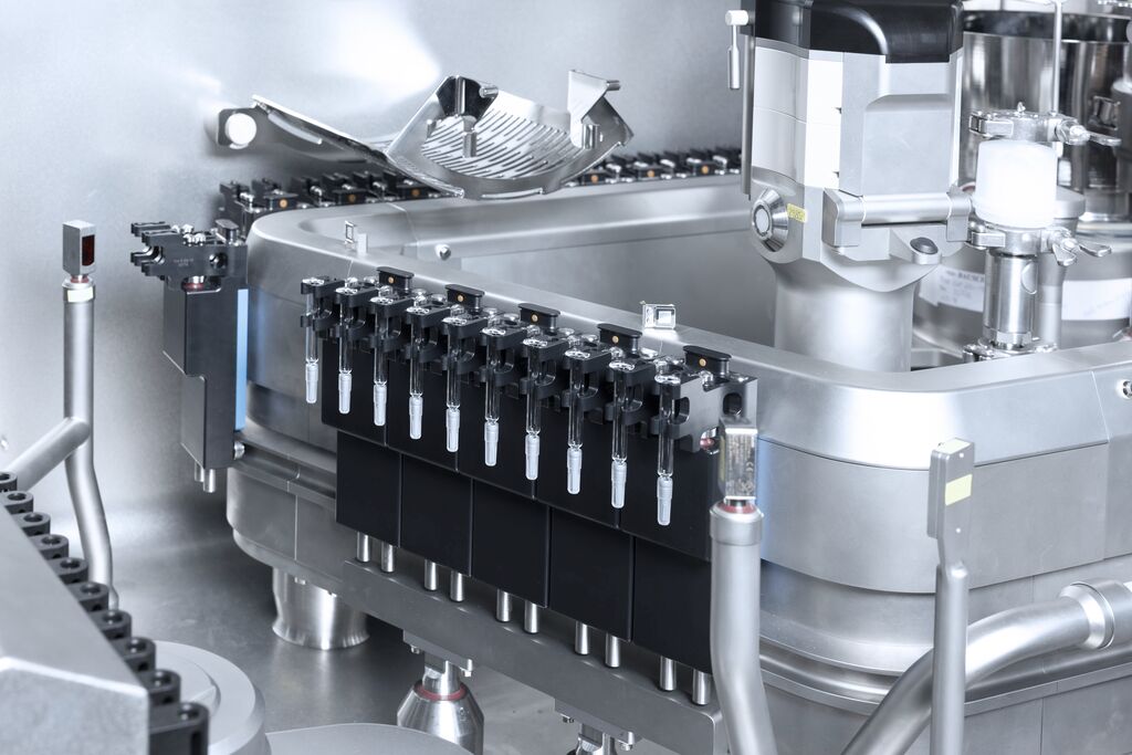 Safe processing of ready-to-use syringes