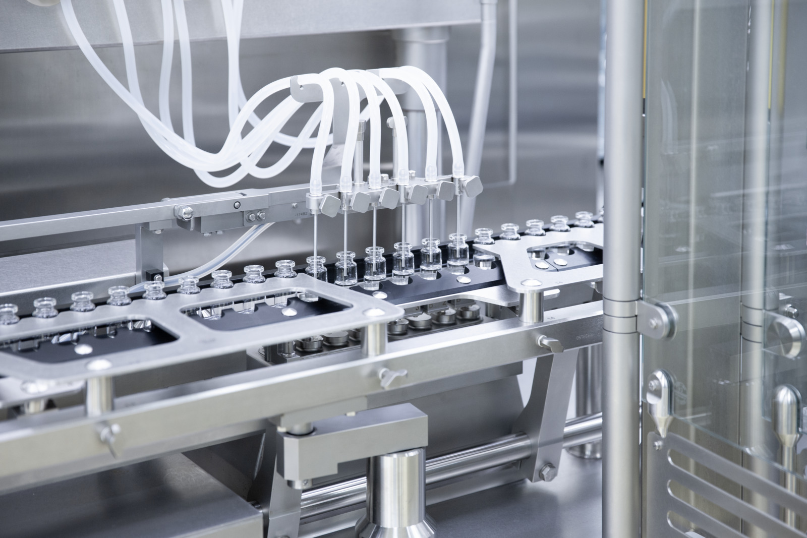 Processing of vials in bulk